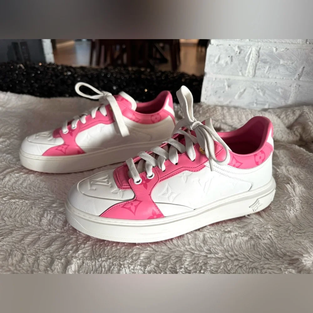 Louis Vuitton Leather Time Out Sneakers